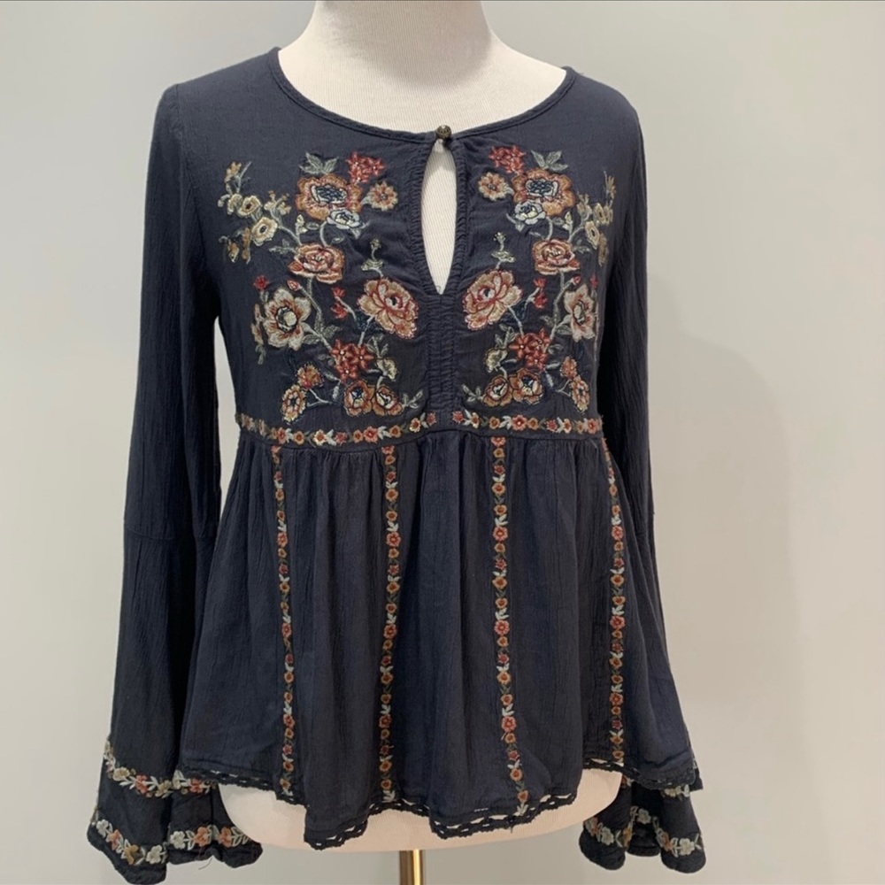 AEO- Embroidered Peasant Top With Bell Sleeves-XS